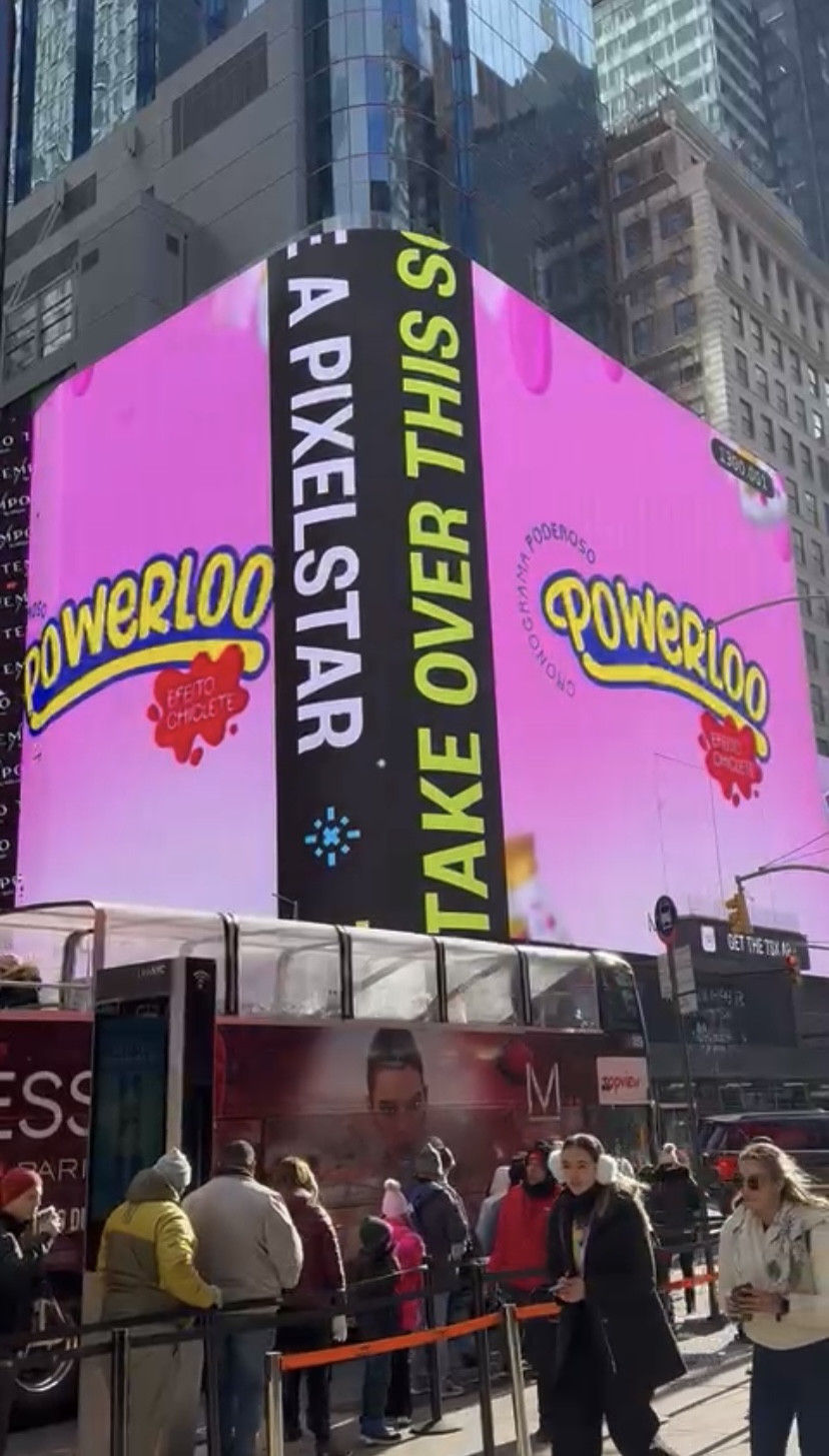 outdoor da linha Mutari Powerloo na Times Square em Nova York
